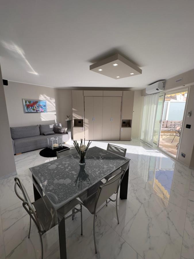 Exclusive Panoramic Sea View In Victoria