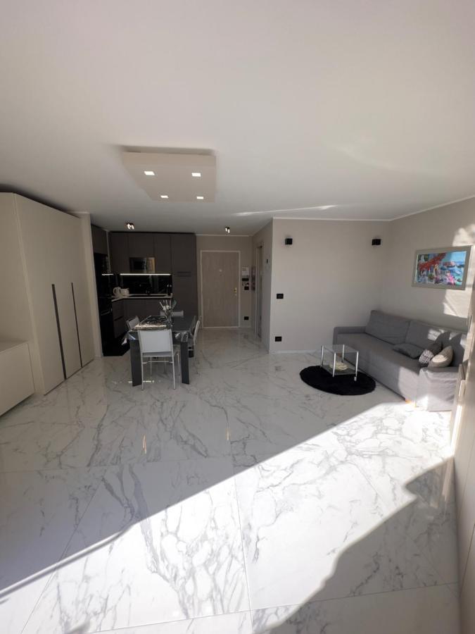Exclusive Panoramic Sea View In Victoria