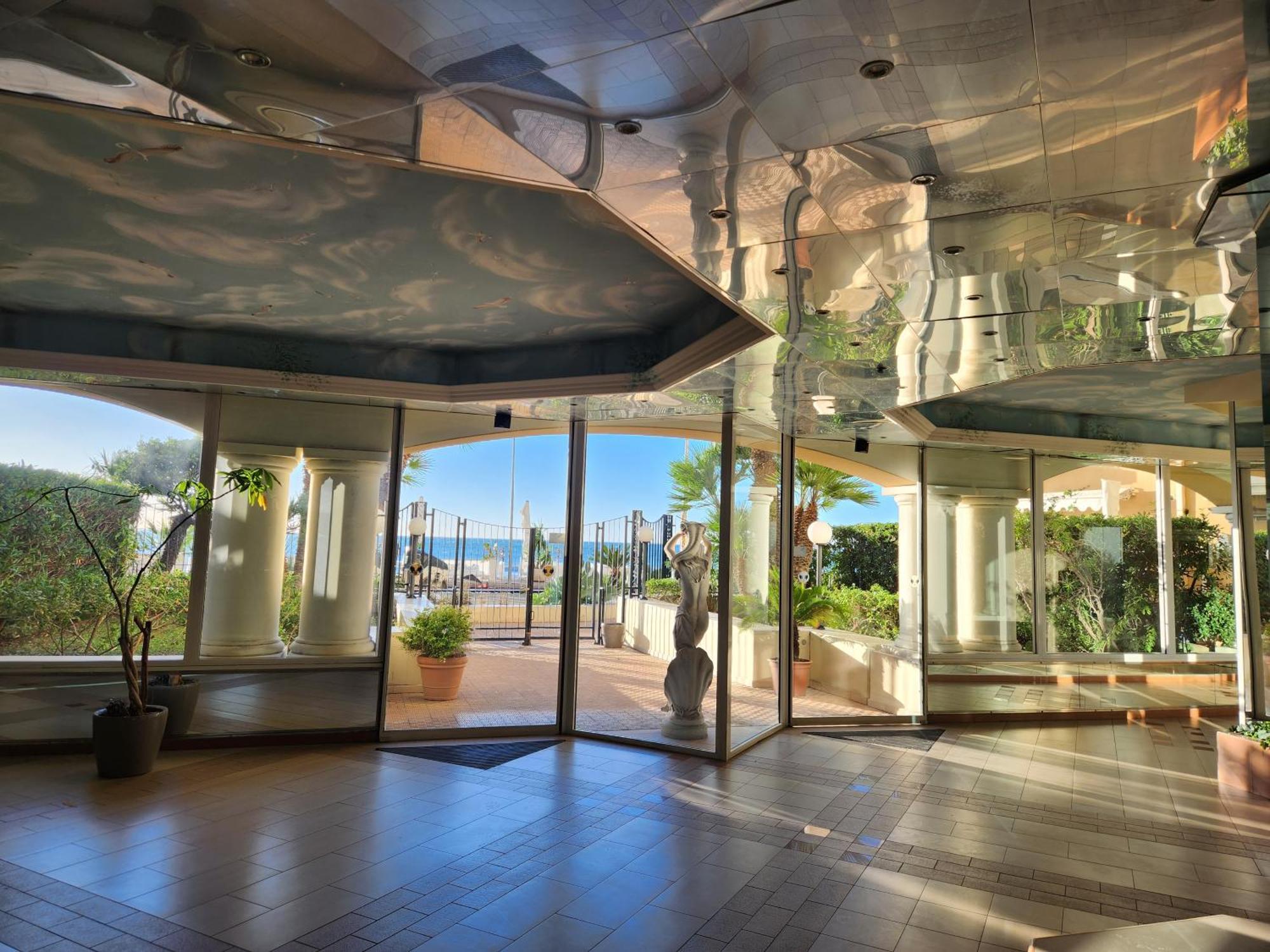 Exclusive Panoramic Sea View In Victoria Apartamento
